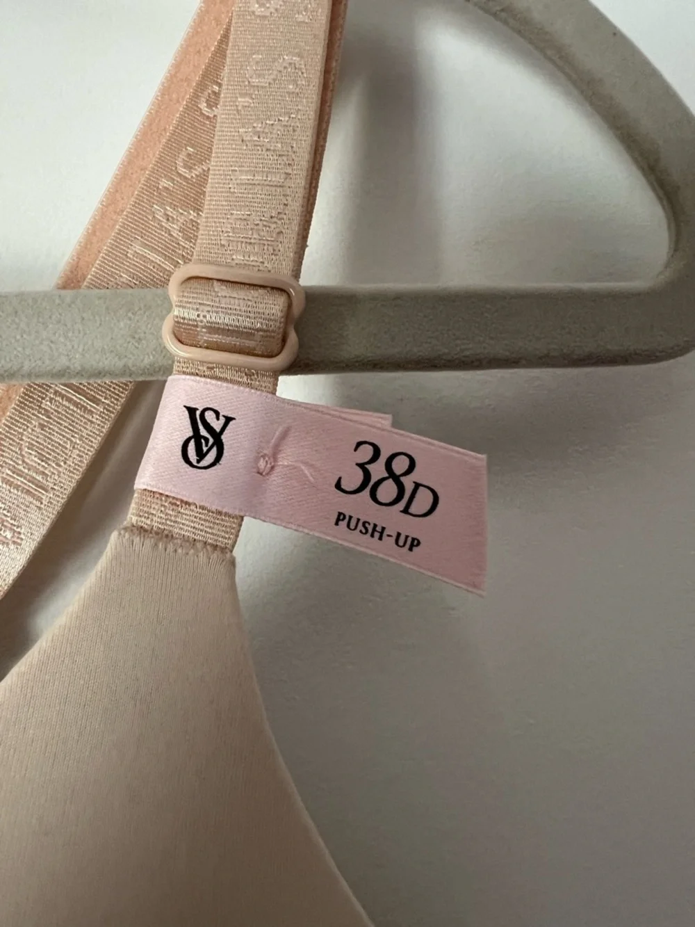 Victoria's Secret Smooth Nude Push-Up T-Shirt Bra - 38D NEW